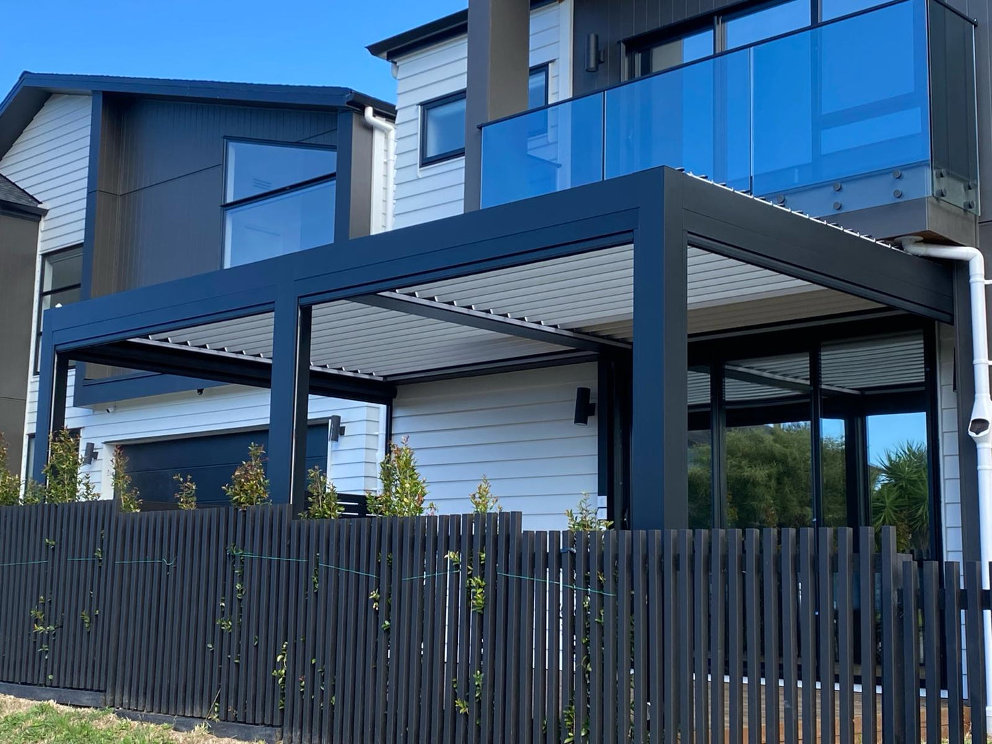 Custom Motorised Louvre Roof Pergola