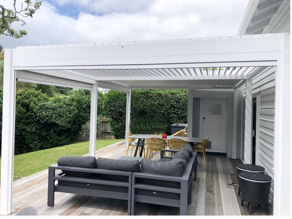 Villa Motorised Louvre Roof Pergola