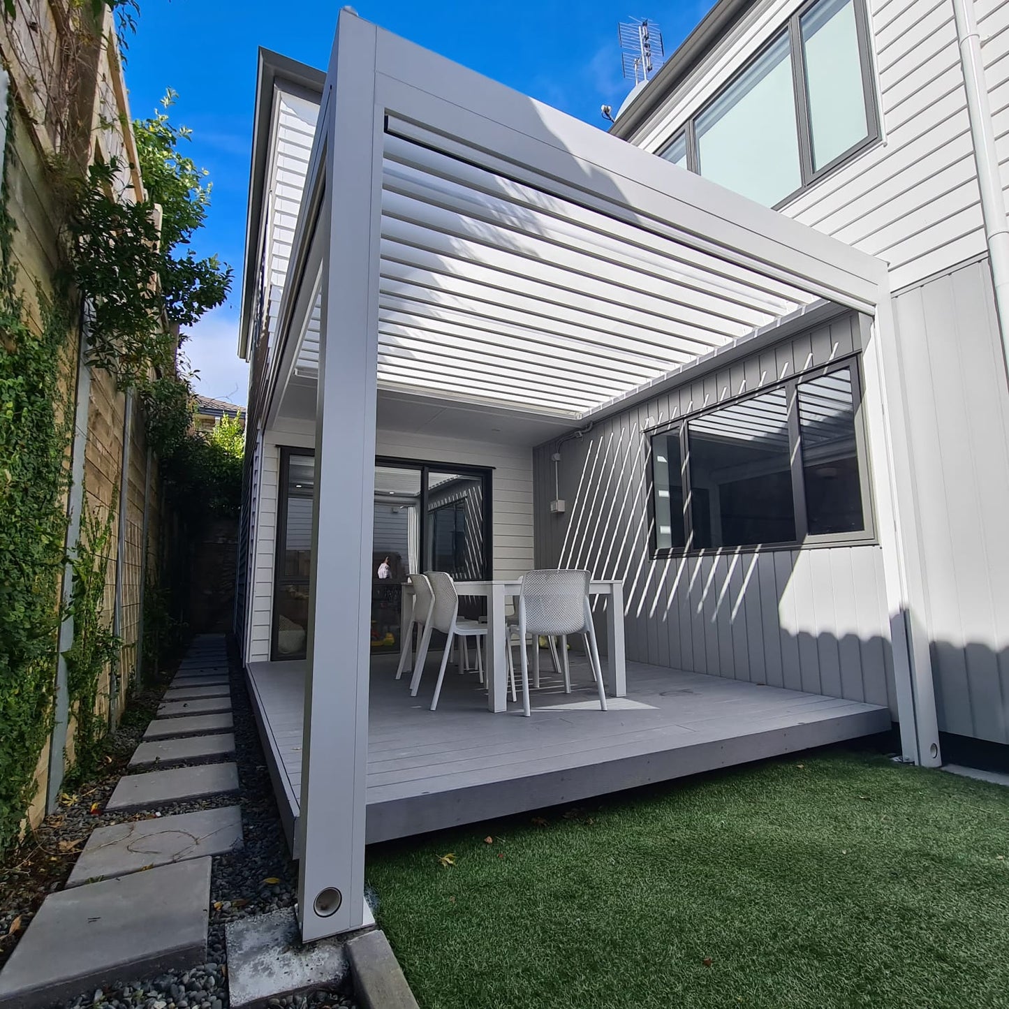 Custom Motorised louvre roof system