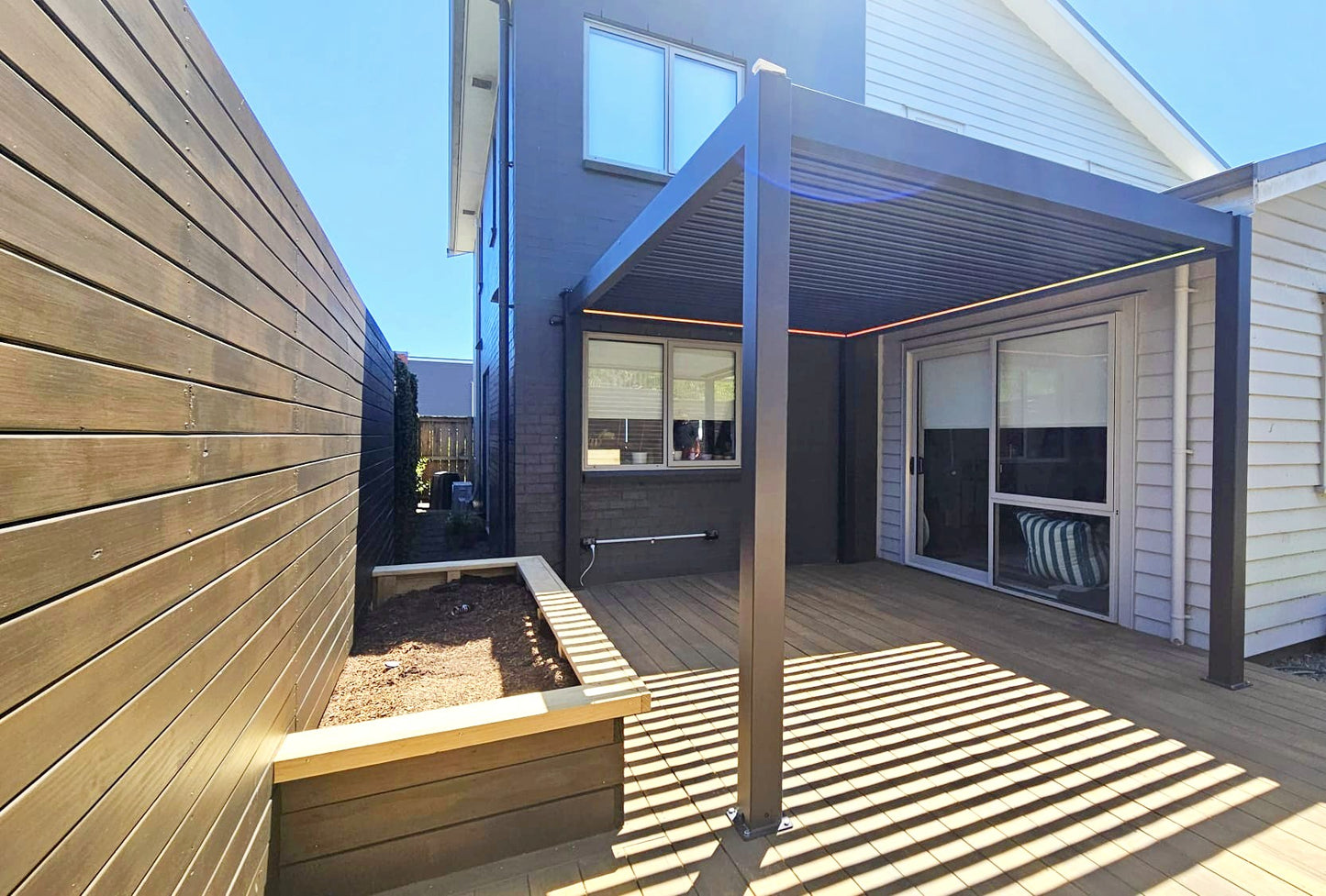 Villa Motorised Louvre Roof Pergola