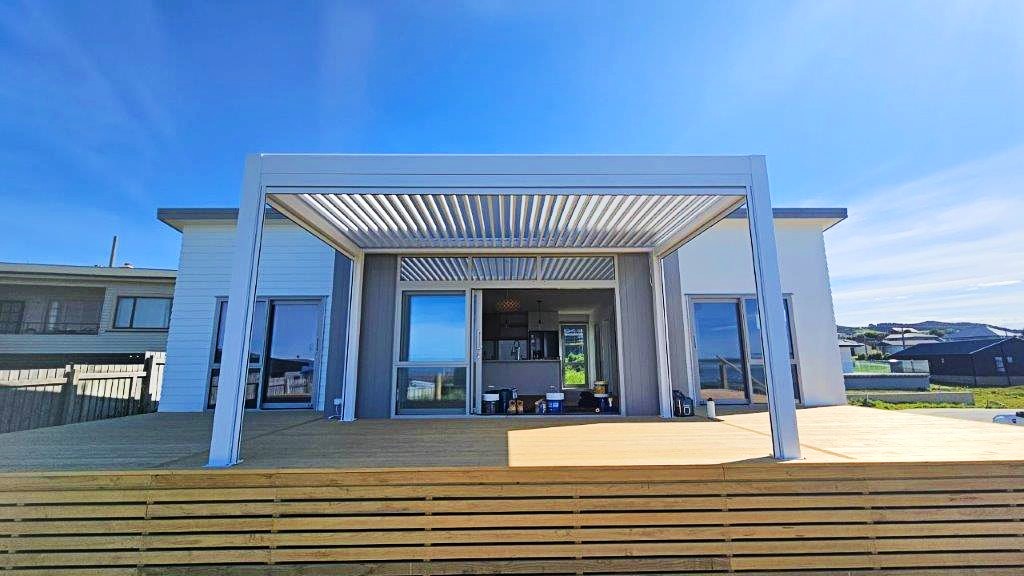 EvoLuxe Motorised Louvre Roof Pergola