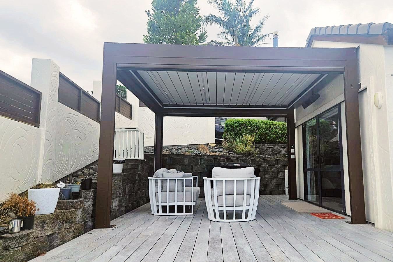 Custom Motorised Louvre Roof Pergola