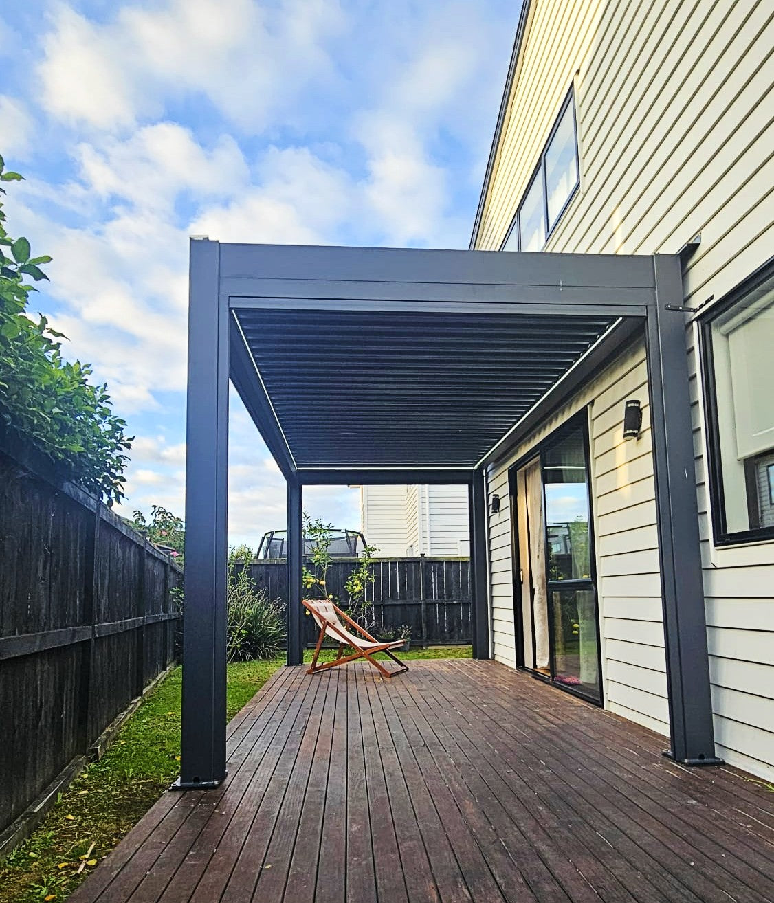 EvoLuxe Motorised Louvre Roof Pergola